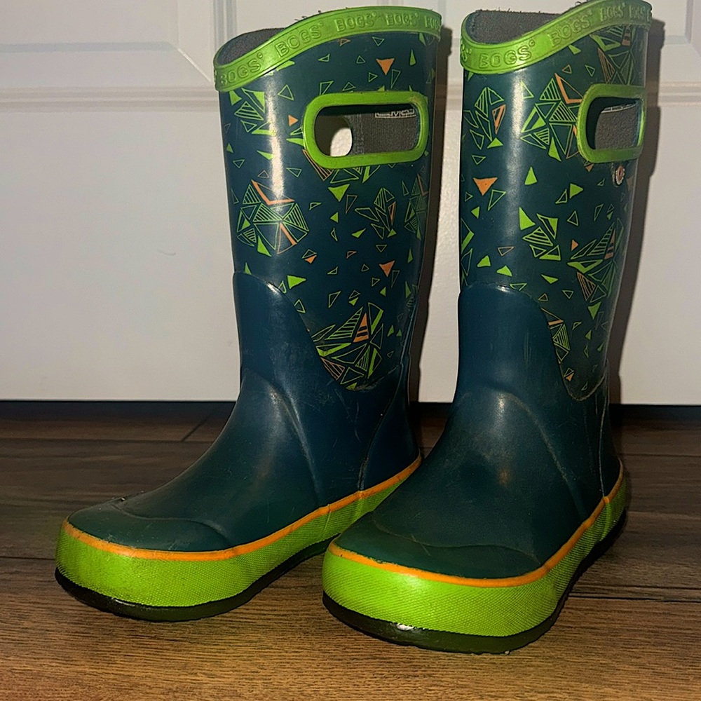 BOG boots size 11 children’s. Green navy orange confetti design. Trigeo